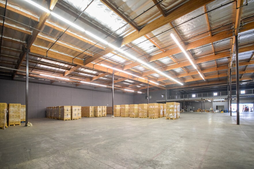 667 Santa Fe Ave, Los Angeles, CA à vendre - Photo du bâtiment - Image 3 de 7
