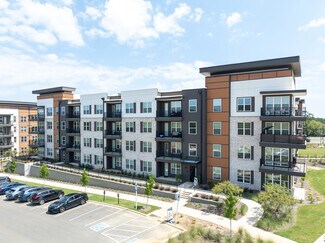 Plus de détails pour 930 W Mallard Creek Church Rd, Charlotte, NC - Commerce de détail à louer