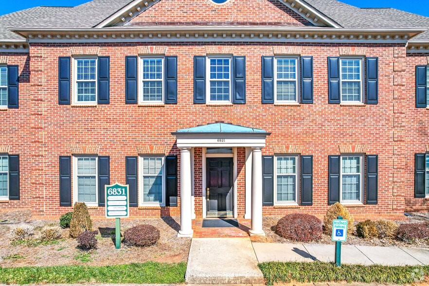 6831 Fairview Rd, Charlotte, NC for sale - Building Photo - Image 3 of 5