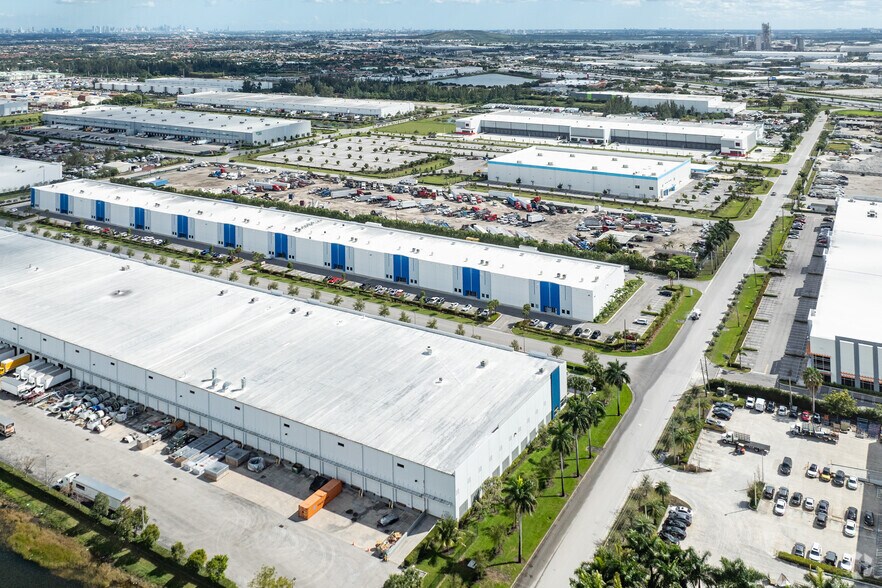 10900 NW 146th St, Hialeah Gardens, FL for lease - Aerial - Image 3 of 12