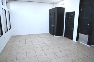 3010-3012 N Saint Marys St, San Antonio, TX à louer Photo intérieure- Image 2 de 3