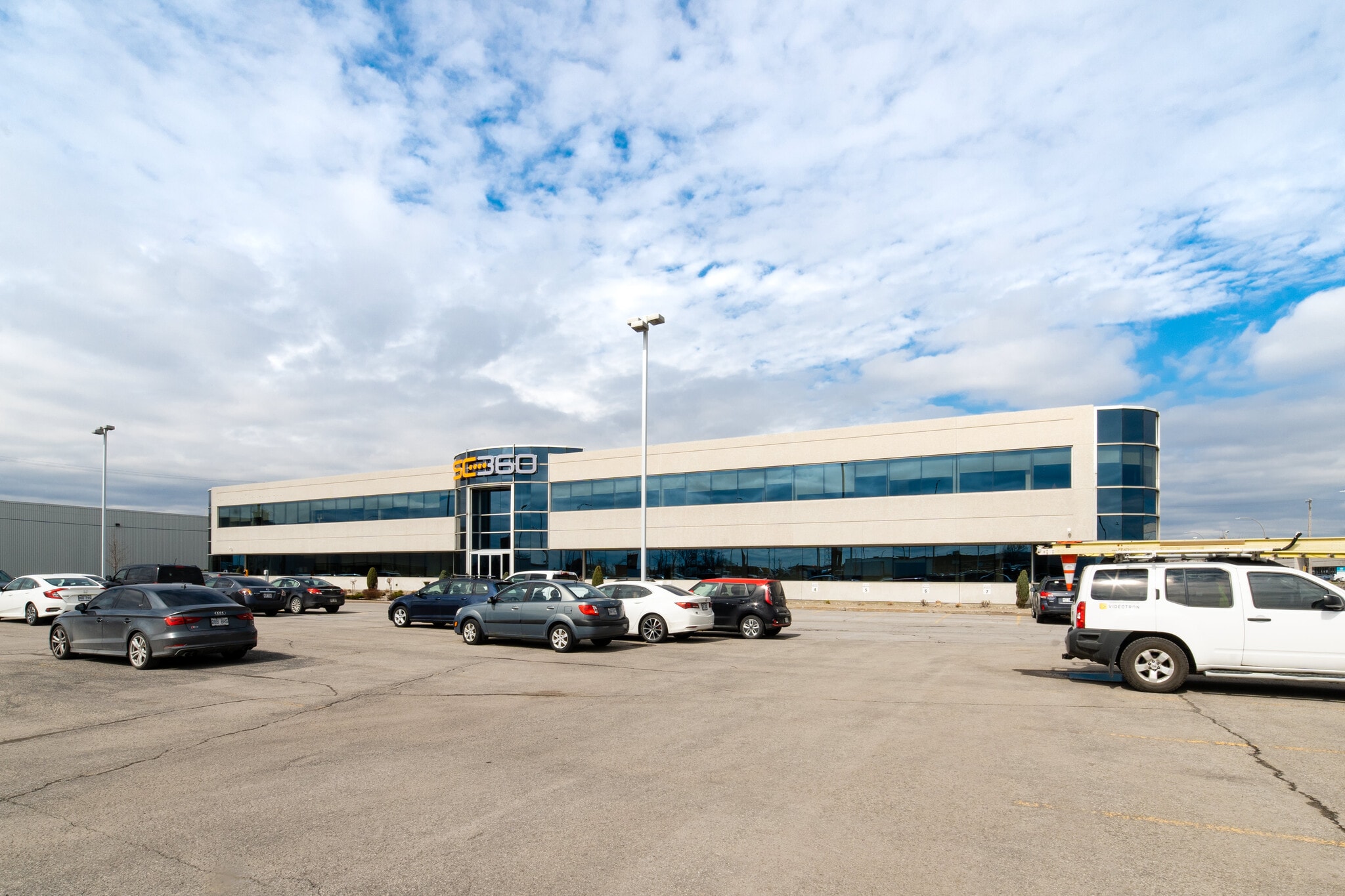 2425 Pitfield, Montréal, QC for lease Building Photo- Image 1 of 19