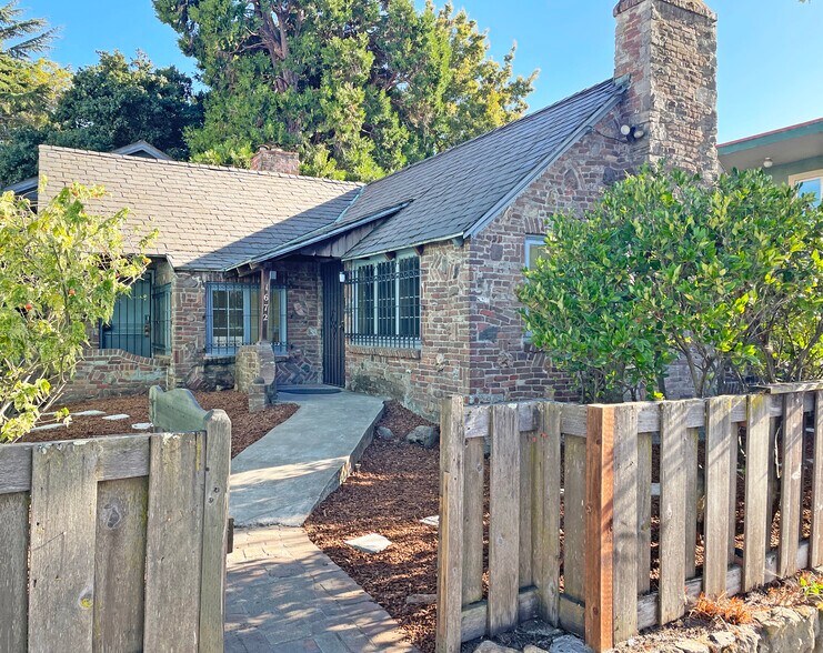 1672-1676 University Ave, Berkeley, CA à vendre - Photo du bâtiment - Image 2 de 23