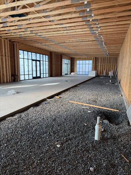 2102 2000 w, Clinton, UT à louer - Photo du bâtiment - Image 3 de 5