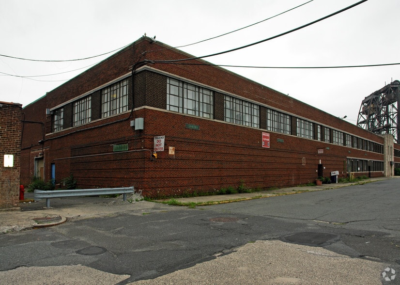 1000 1st St, Harrison, NJ for lease - Building Photo - Image 3 of 8