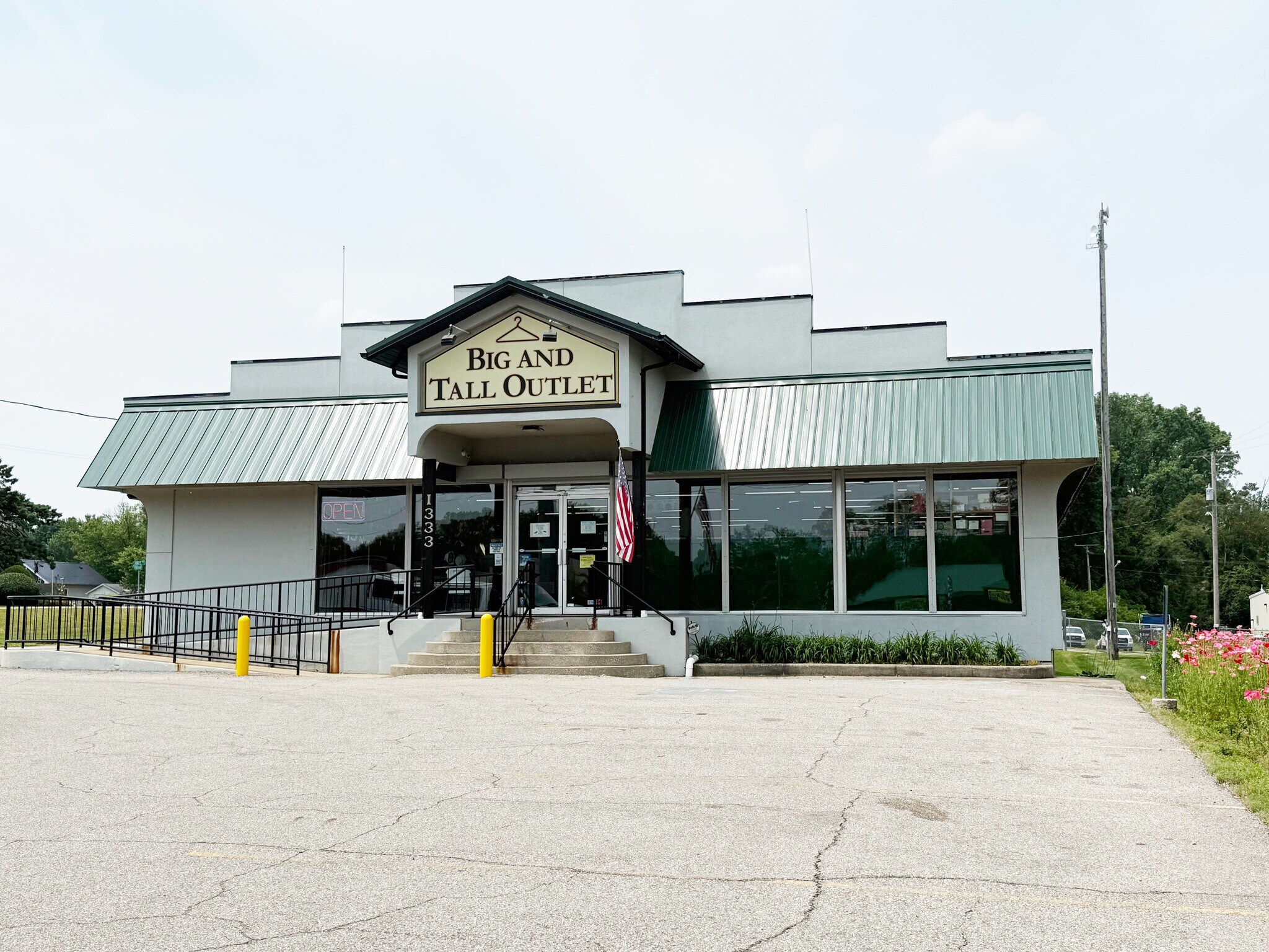 1333 S Nappanee St, Elkhart, IN à vendre Photo principale- Image 1 de 16