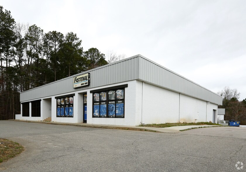 5706 Chapel Hill Rd, Raleigh, NC à louer - Photo principale - Image 1 de 8