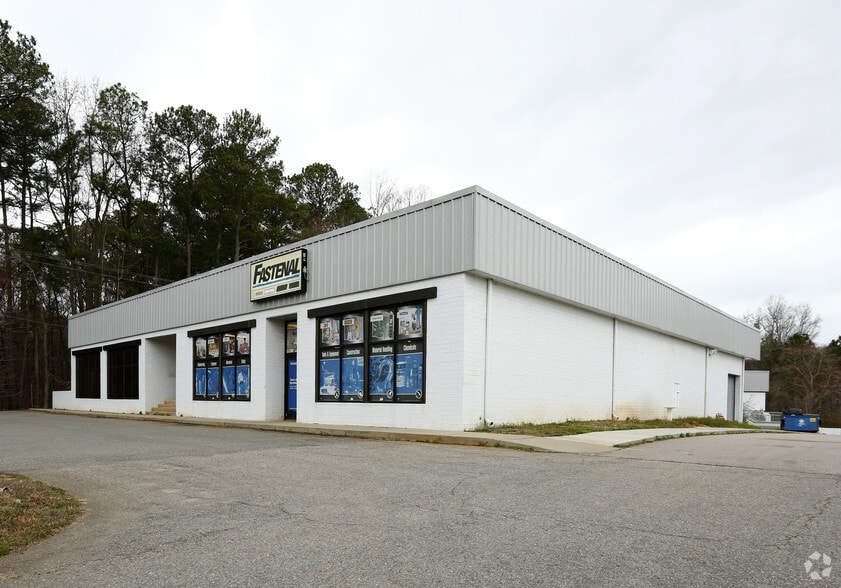 5706 Chapel Hill Rd, Raleigh, NC for lease - Primary Photo - Image 1 of 8