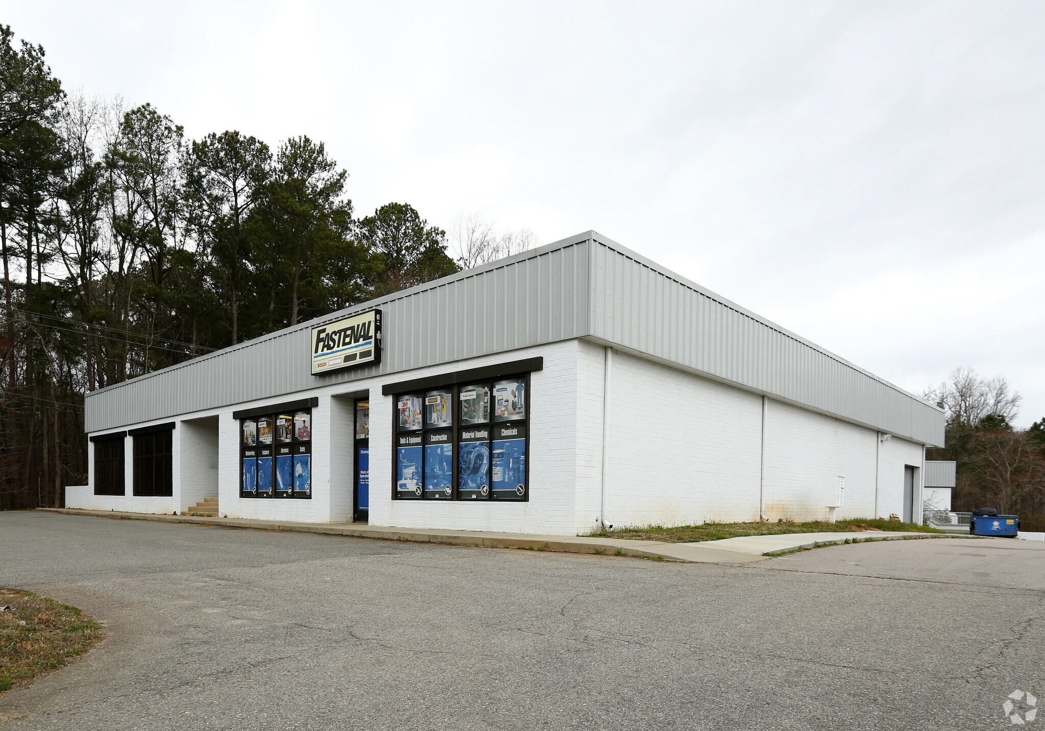5706 Chapel Hill Rd, Raleigh, NC à louer Photo principale- Image 1 de 9