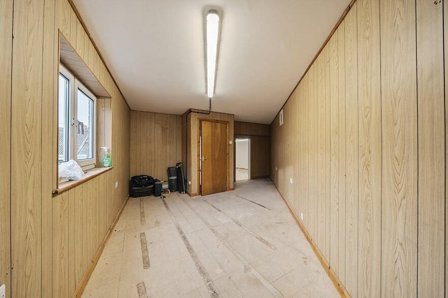 56 Bridge St, Pinner à vendre - Photo du bâtiment - Image 3 de 14