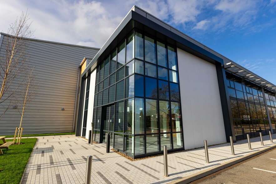 Millington Rd, Hayes for lease - Building Photo - Image 2 of 17