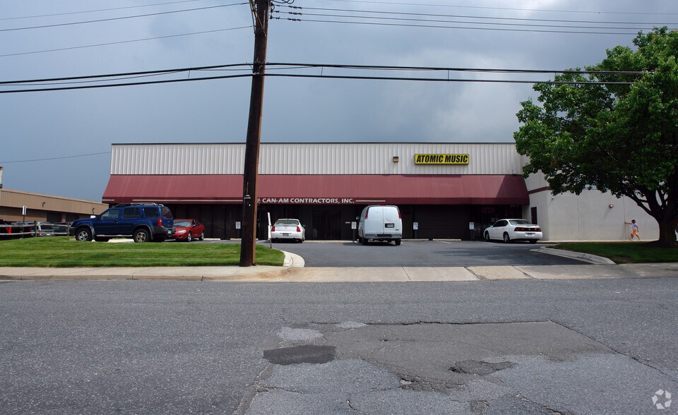 10111 Bacon Dr, Beltsville, MD à louer - Photo du bâtiment - Image 2 de 2