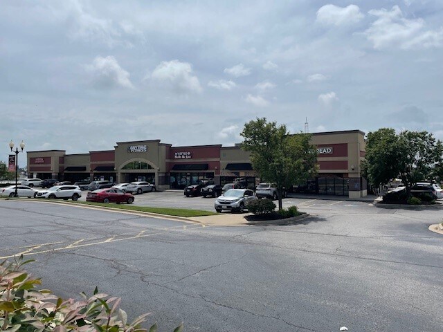 1209 N Belt Hwy, Saint Joseph, MO à louer - Photo du bâtiment - Image 3 de 5