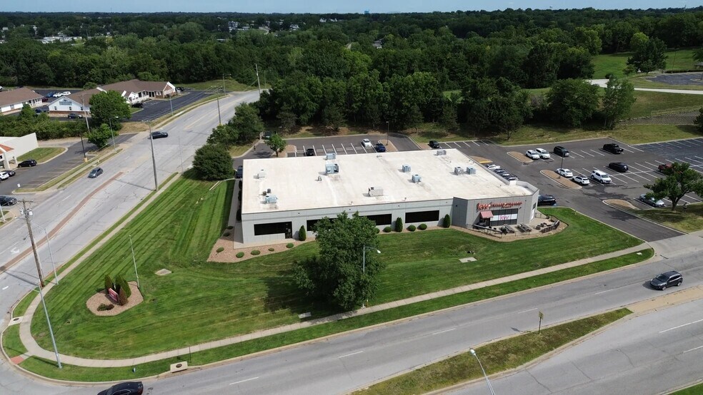 310 NW Englewood Rd, Gladstone, MO à vendre - Aérien - Image 2 de 9