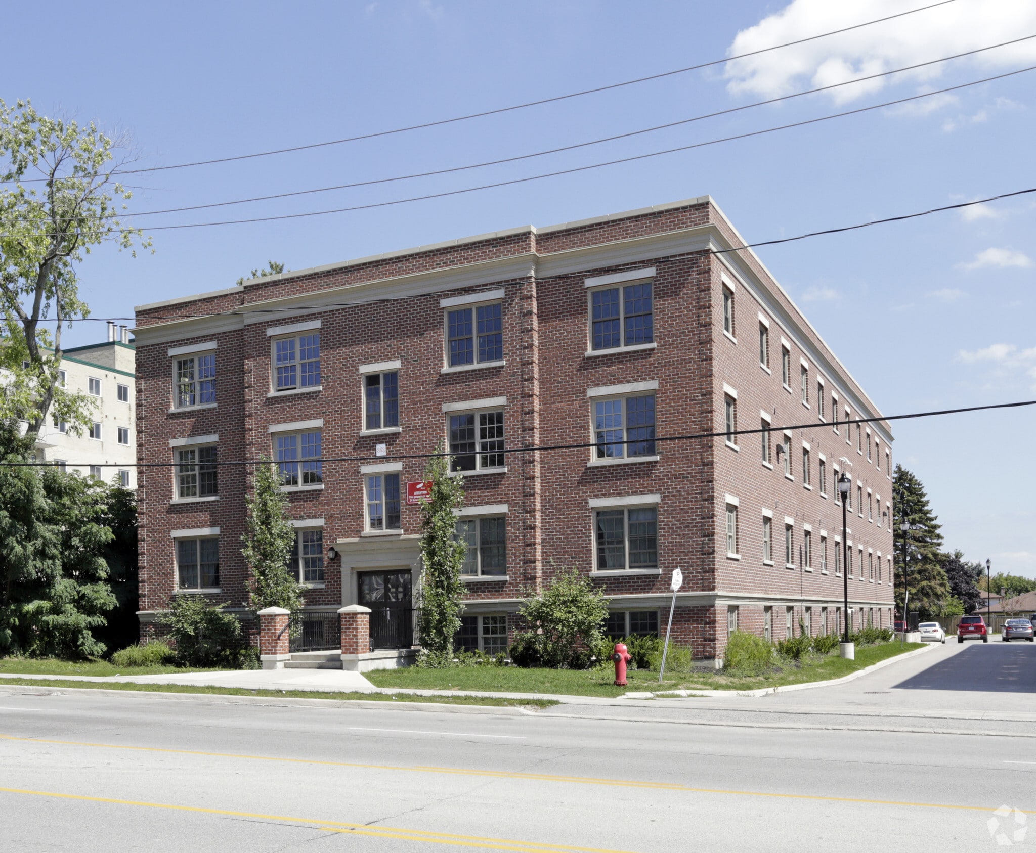 363 Duckworth St, Barrie, ON for sale Primary Photo- Image 1 of 3