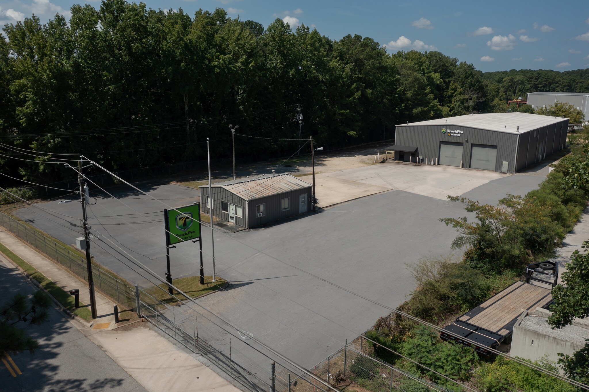 1664 Roadhaven Dr, Stone Mountain, GA for lease Building Photo- Image 1 of 5