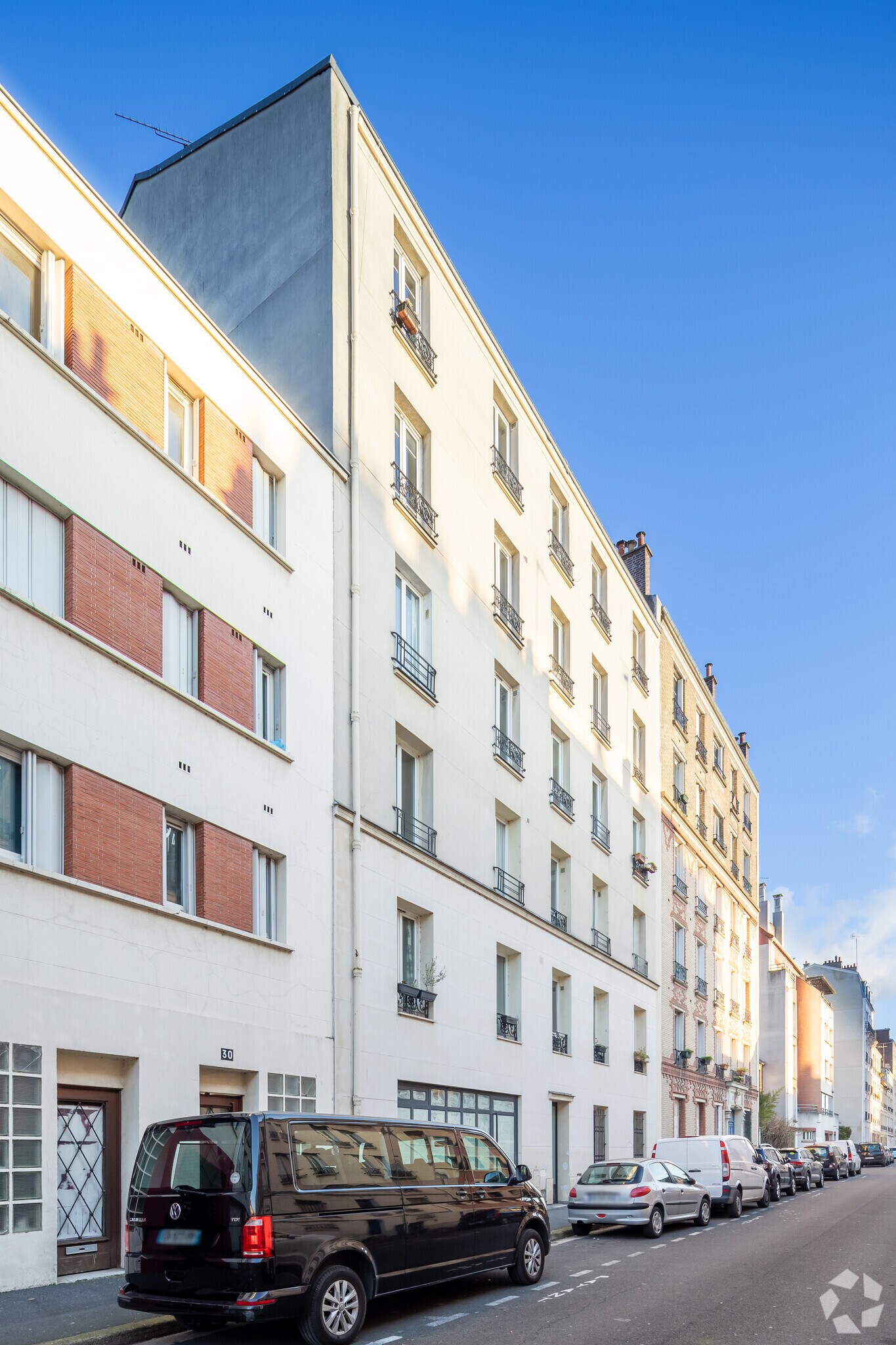 28 Rue Christophe Colomb, Ivry-sur-Seine for lease Primary Photo- Image 1 of 2