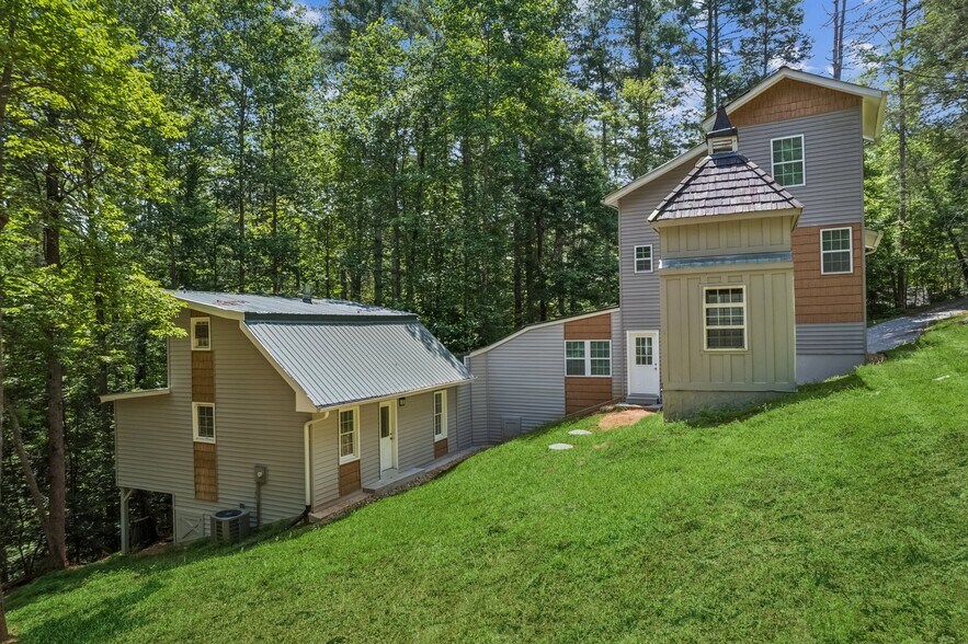 375 Deerfield Dr, Dahlonega, GA à vendre - Photo du bâtiment - Image 3 de 72