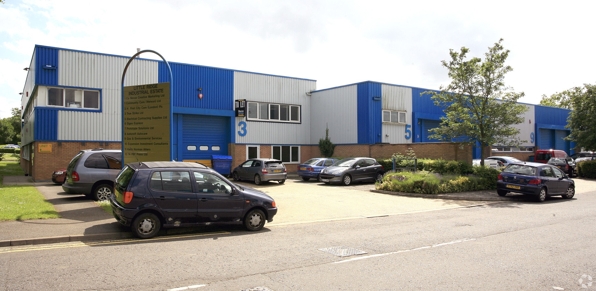 1-11 Little Rdg, Welwyn Garden City for lease Primary Photo- Image 1 of 2