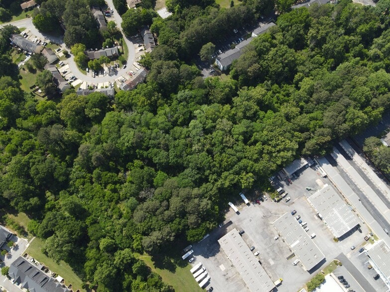 2974 Ask Kay Dr SE, Smyrna, GA for sale - Building Photo - Image 2 of 6