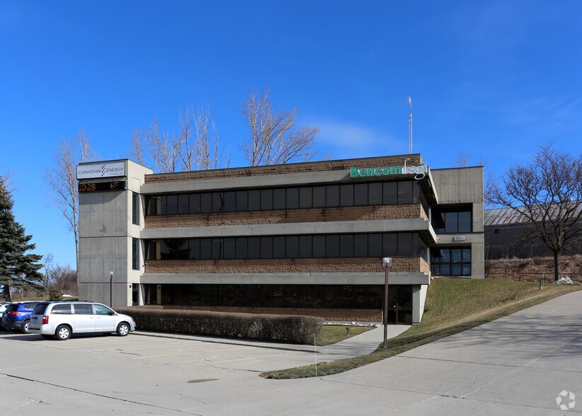 1060 Guelph St, Kitchener, ON à louer - Photo du bâtiment - Image 2 de 4