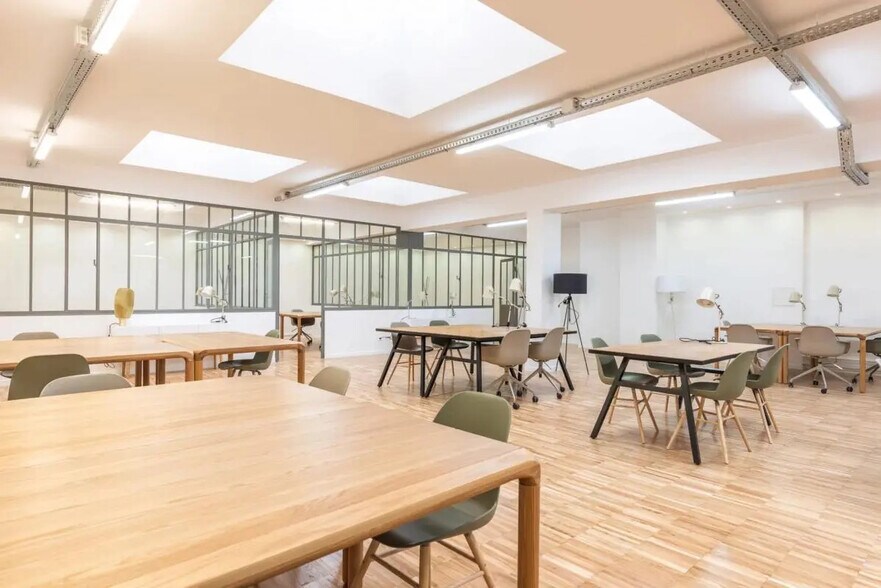 Office in Paris for sale - Building Photo - Image 2 of 10