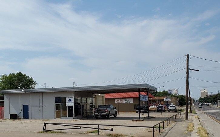 720 S Locust St, Denton, TX à vendre - Photo du bâtiment - Image 2 de 9