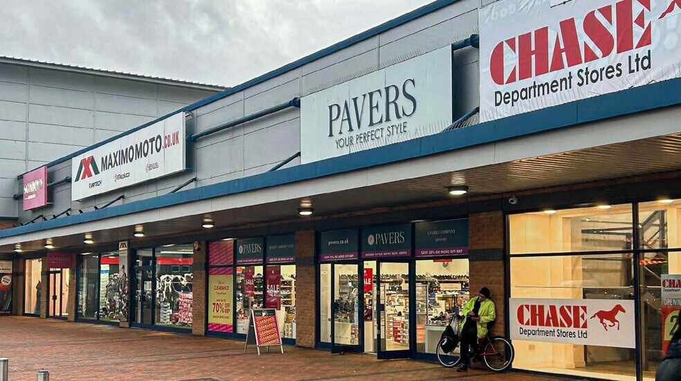 Astle Retail Park, West Bromwich à louer - Photo du bâtiment - Image 2 de 16