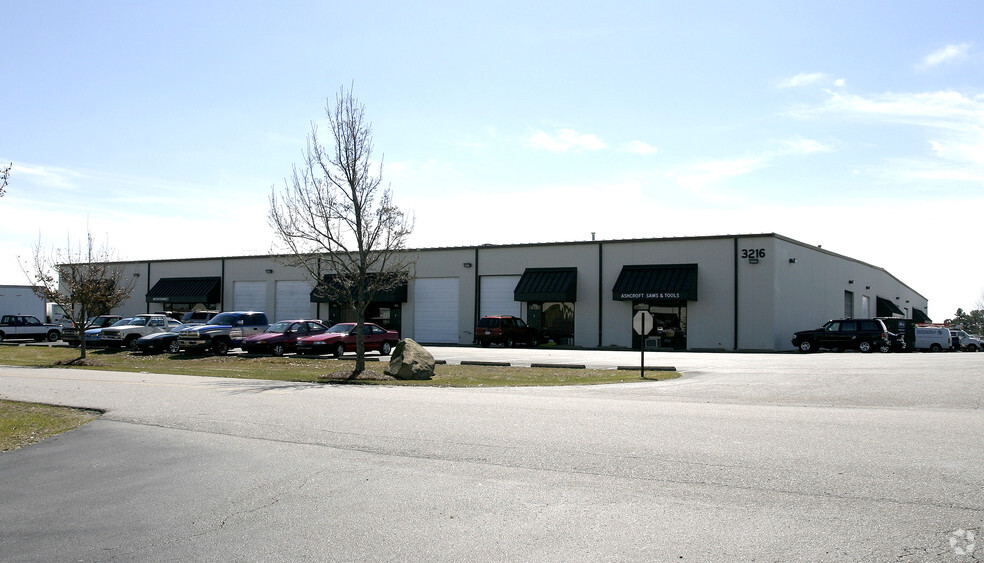 3216 Wellington Ct, Raleigh, NC for lease - Building Photo - Image 2 of 7