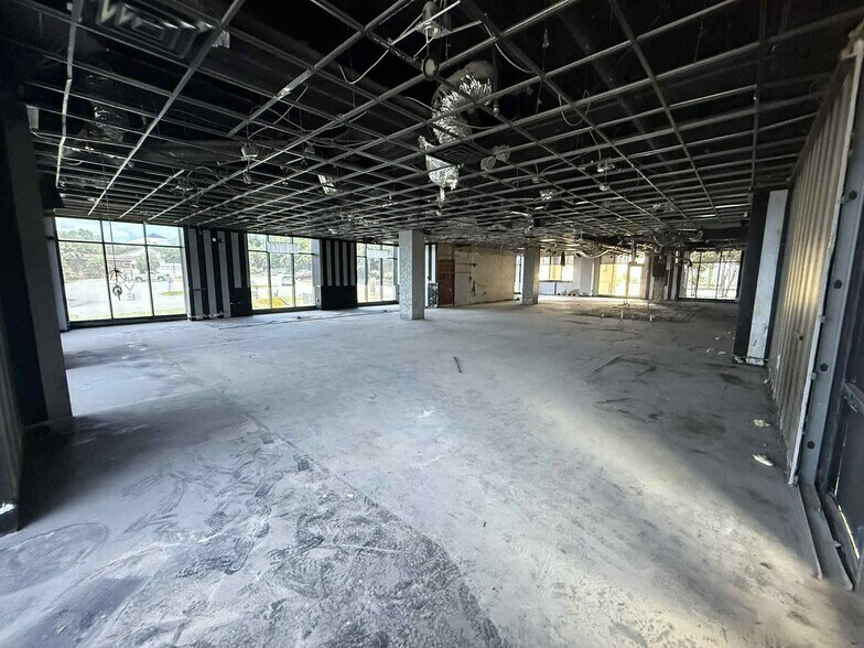 215 W College Ave, Tallahassee, FL à vendre - Photo du bâtiment - Image 2 de 3