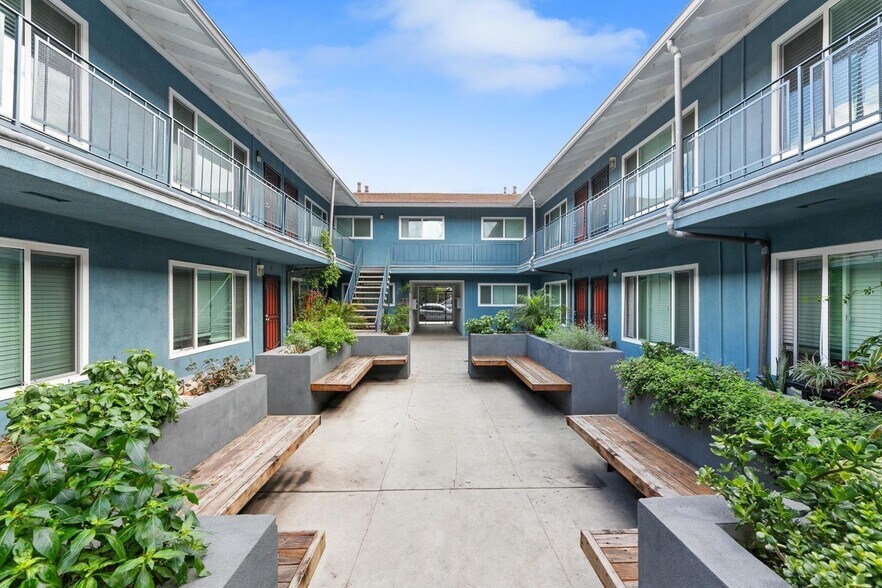 1495 Peterson Ave, Long Beach, CA à vendre - Photo du bâtiment - Image 2 de 21