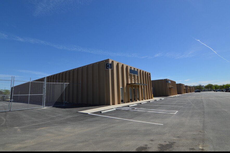 4728 Goldfield, San Antonio, TX for lease - Building Photo - Image 2 of 42