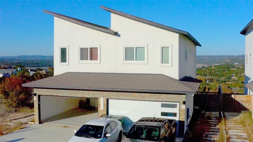 21210 Portsmouth Cv, Lago Vista, TX à vendre - Photo du bâtiment - Image 2 de 10