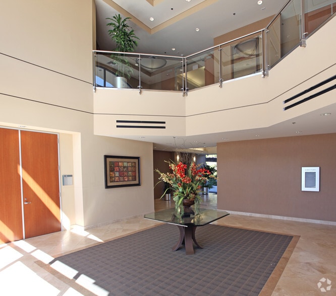 2655 1st St, Simi Valley, CA for lease - Lobby - Image 3 of 4