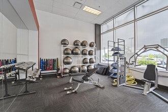 1919 Minnesota Ct, Mississauga, ON à louer Photo intérieure- Image 1 de 3