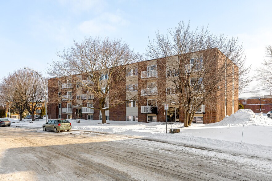 1005-1015 Rue De La Commune, La Prairie, QC à vendre - Photo du bâtiment - Image 3 de 9