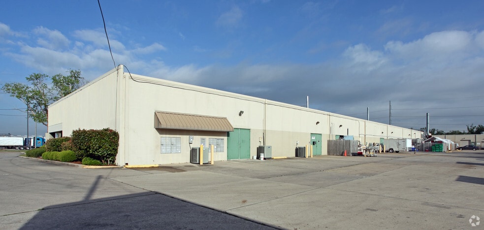 1000 Riverbend Blvd, Saint Rose, LA for lease - Building Photo - Image 2 of 6