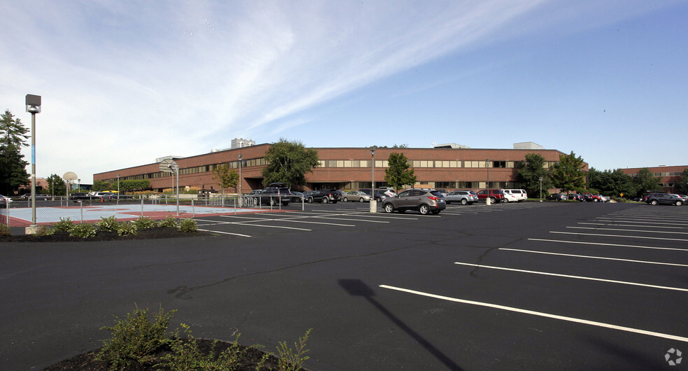 250 Apollo Dr, Chelmsford, MA for lease - Building Photo - Image 2 of 9