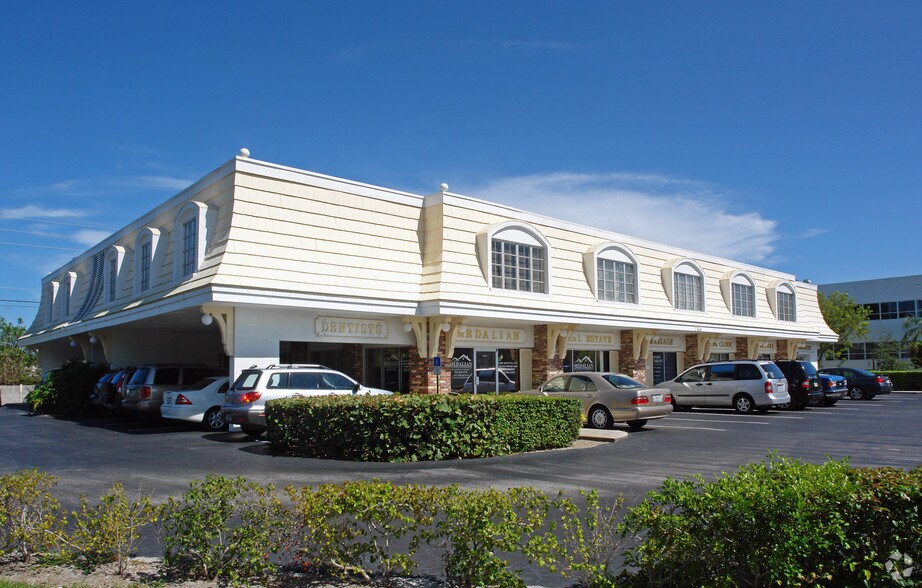 784 US Highway 1, North Palm Beach, FL à louer - Photo du bâtiment - Image 3 de 17