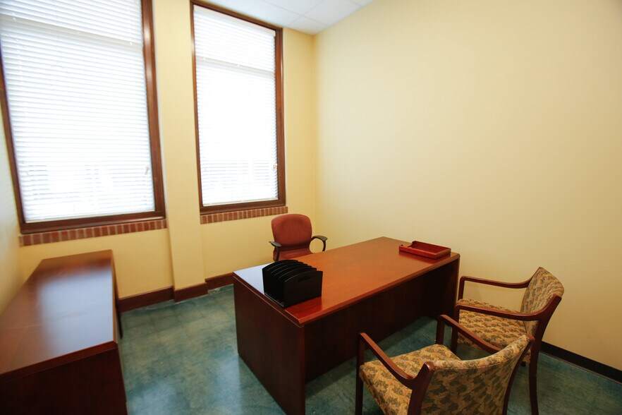 1811 S Laredo St, San Antonio, TX à louer - Photo du bâtiment - Image 3 de 3