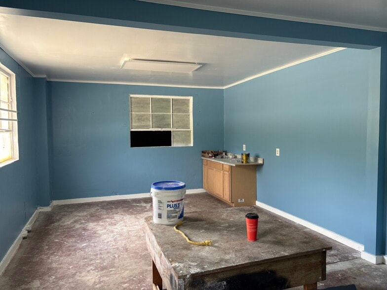 1190 Highway 77 N, Union Point, GA for sale - Interior Photo - Image 2 of 11