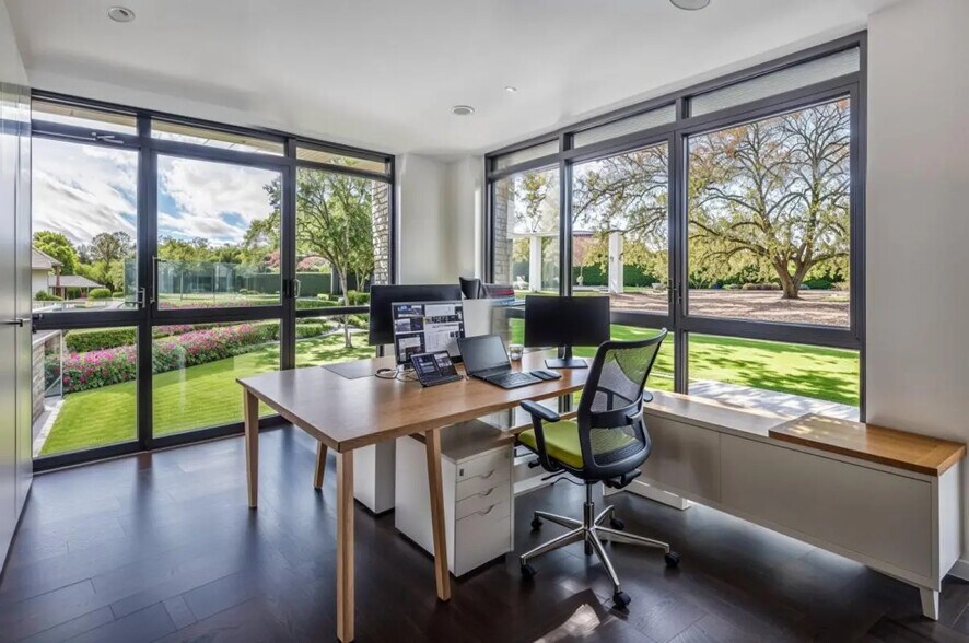 Bureau dans Rueil-Malmaison à vendre - Photo du bâtiment - Image 3 de 8