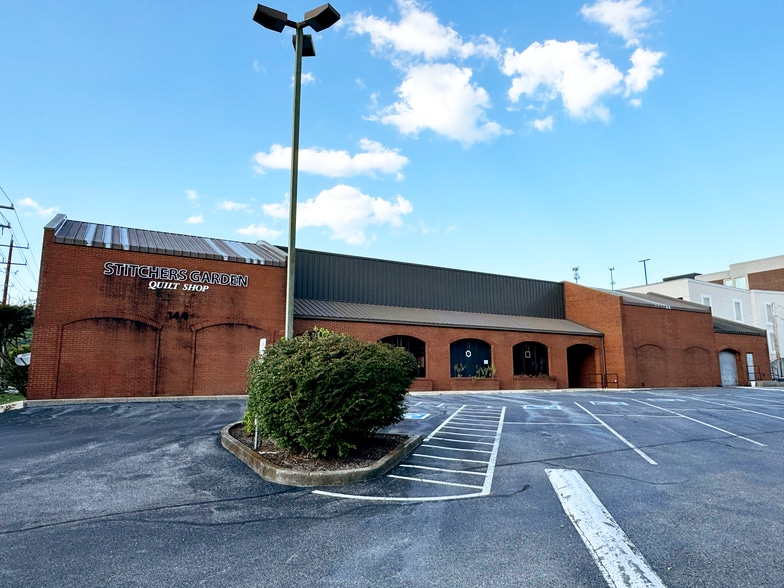 144 Wilson Pike, Brentwood, TN for lease - Building Photo - Image 3 of 7