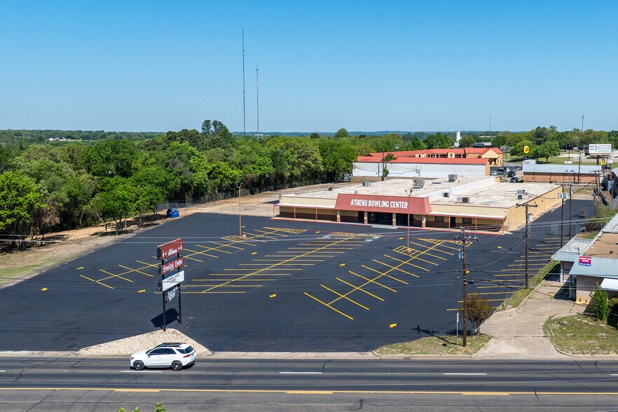 900 W Corsicana St, Athens, TX for sale - Building Photo - Image 1 of 5