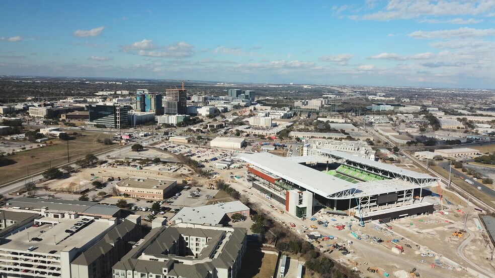10321 Burnet Rd, Austin, TX à louer - Photo du bâtiment - Image 2 de 9