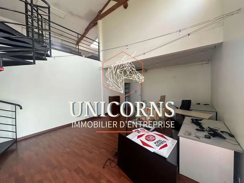 10 Impasse Lichard, Aucamville for lease - Interior Photo - Image 2 of 5