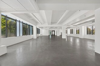 9975 Santa Monica Blvd, Beverly Hills, CA à louer Photo intérieure- Image 2 de 6