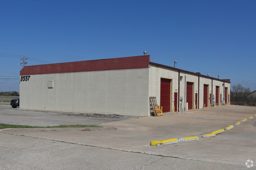 3557 National Dr, Norman, OK for lease - Building Photo - Image 3 of 6