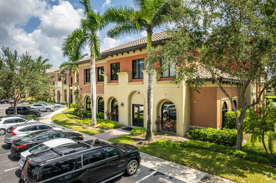 2647 Professional Cir, Naples, FL à vendre - Photo principale - Image 1 de 1