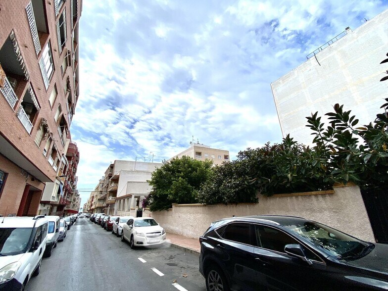 Terrain dans Torrevieja, Alicante à vendre - Photo du bâtiment - Image 3 de 5